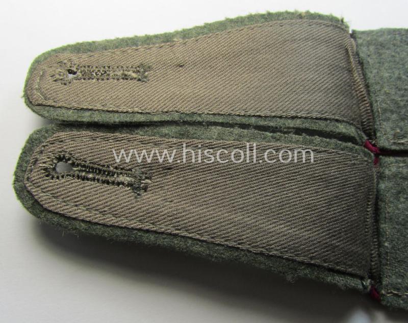 Pair of early- (ie. mid-) war-period so-called: 'M40 o. M43'-pattern, WH (Heeres) EM-type shoulderstraps as piped in the 'bordeaux'-coloured branchcolour as intended for a: 'Soldat eines (Nebel)Werfer-Rgts. o. Abtlgs.'