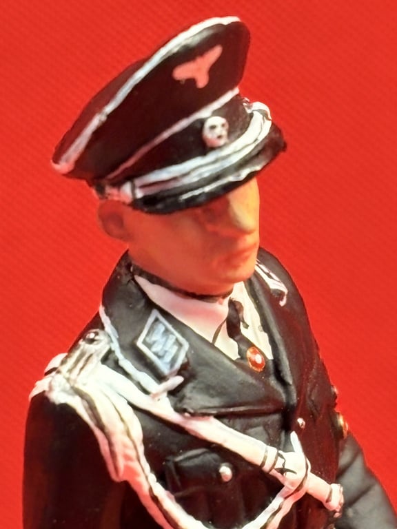 LEIBSTANDARTE SS ADOLF HITLER KING & COUNTRY FIGURE COLLECTION. ADDITIONAL PHOTOS