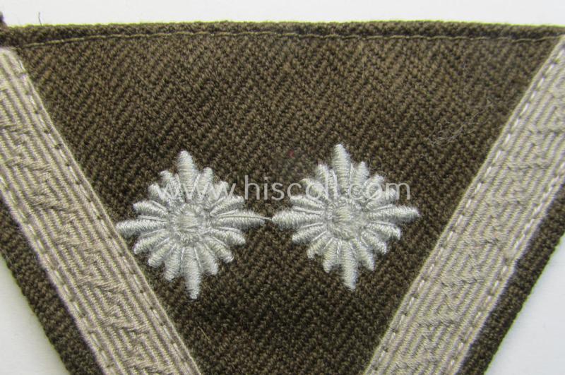 Attractive - and scarcely found! - RAD (or: 'Reichsarbeitsdienst') 'Armwinkel' (or: rank-chevron) as was executed on a brown-coloured- and 'HBT'-like- (ie. 'Drillich'-) based background as was intended for usage by a: 'RAD-Hauptvormann'