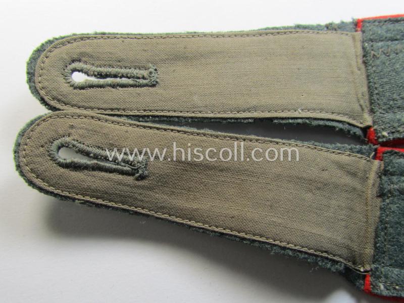 Attractive - and fully matching! - pair of WH (Heeres) early- (ie. mid-) war-period- (ie. 'M40'- ie. 'M43'-pattern), 'standard-issued' NCO-type shoulderstraps as was intended for an: 'Unterwachtmeister eines (Sturm)Art.-Abts. o. Rgts.'