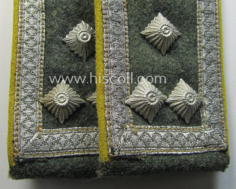 Pair of early- (ie. mid-) war-period- (ie. 'M40 o. M43'-pattern) WH (Heeres) NCO-type shoulderstraps : 'Stabsfeldwebel o. Spiess eines Nachrichten-Abtlgs.'