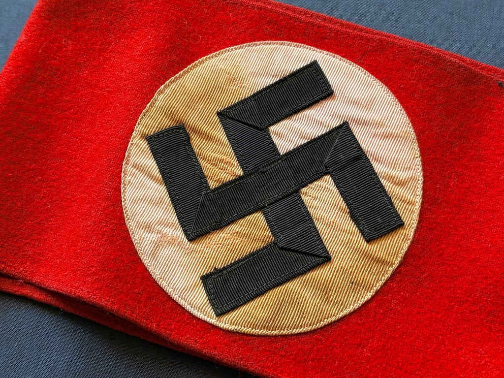 WWII GERMAN POLITICAL LEADERS NSDAP THIRD REICH NAZI ARMBAND FINE CONDITION.