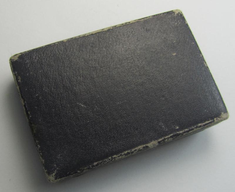 Empty, darker-blue-toned- and 'generic'-styled 'LDO'-etui ie. box being a nicely preserved example that comes in an overall nice- ie. clearly used, condition