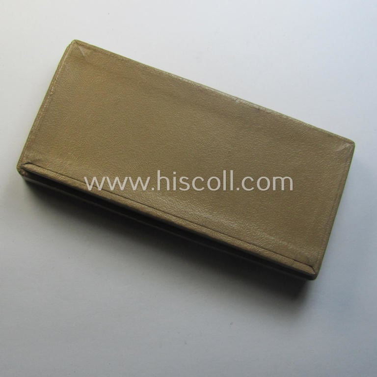 RAD (ie .'Reichsarbeitsdienst') so-called: 'Dienstauszeichnung 4. Stufe für Männer' (as was intended for 4 years loyal-service) that comes stored in its (scarcely seen and equally very nicely preserved!) light-brown-coloured box ie. etui