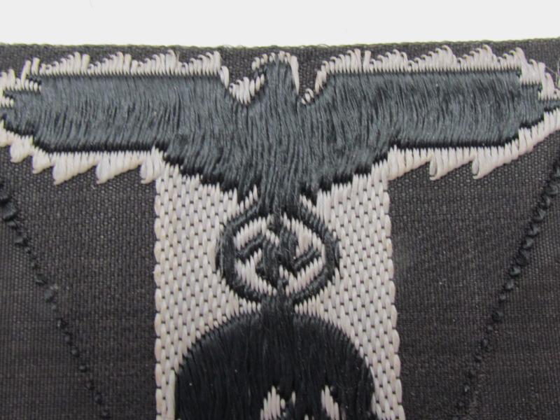 Waffen-SS Panzer ‘BeVo’ trapezoid M43 cap insignia