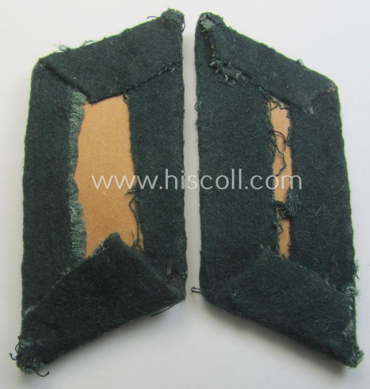 Fully matching - and clearly worn! - pair of WH (Heeres) collar-tabs (ie. 'Kragenspiegel für Offiziere') as piped in the desirable green- (ie. 'grüner'-) coloured branchcolour as was intended for an: 'Offizier eines Jäger- o. Gebirgsjäger-Rgts....