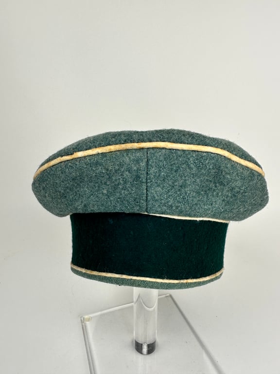 Untouched Heer Infanterie officer crusher Feldmutze.