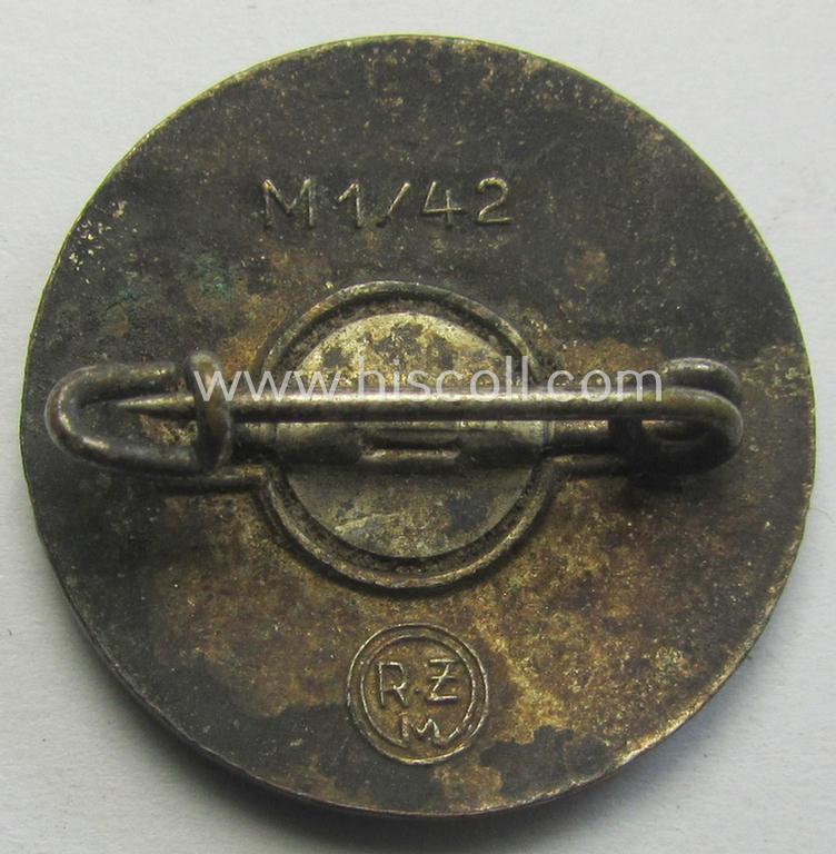 'N.S.D.A.P. - Parteiabzeichen' showing the makers'-designation: 'RzM' and/or: 'M1/42'