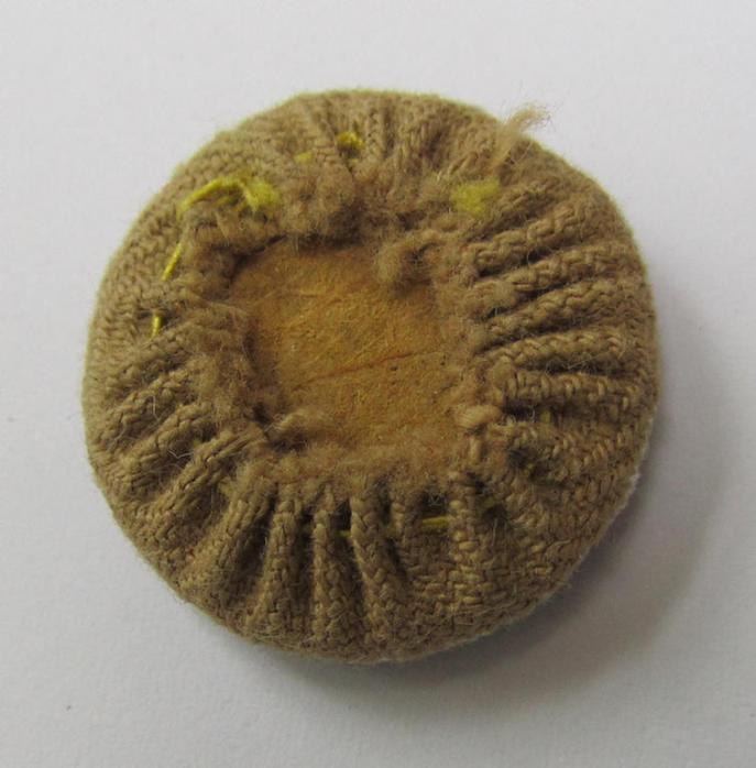 Attractive - and actually scarcely encountered! - WH (Luftwaffe) 'tropical-issued'- (ie. DAK-related-) side-cap-cocarde (ie. 'Kokarde für Tropen-Schiffchen')