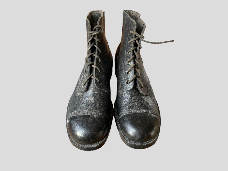 British Leather Ammo Boots -1945-