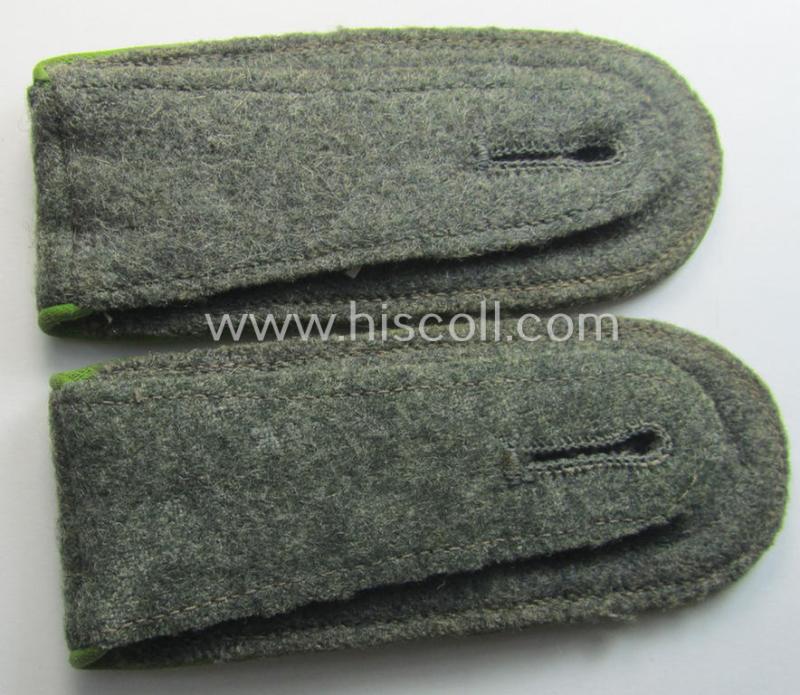 Pair of mid-war-period- (ie. 'M41 o. M43'-pattern) WH (Heeres) NCO-type shoulderstraps: 'Oberfeldwebel eines Panzer-Grenadier-Rgts. o. Abts.'