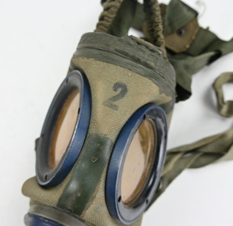 German WH Gasmask & Cannister with Winter Camouflage