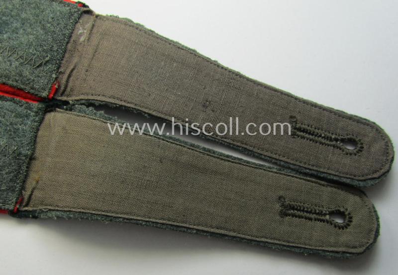 Pair of WH (Heeres) EM-type shoulderstraps: 'Sld. der (Sturm)Artillerie.-Trpn.'