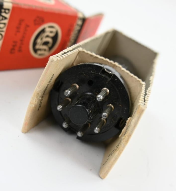 US WW2 Army Navy Radio Tube Set