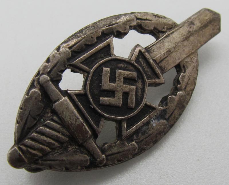 NS Reichsverband Deutscher Kriegsopfer (NSRDK) Badge RZM M 1/52