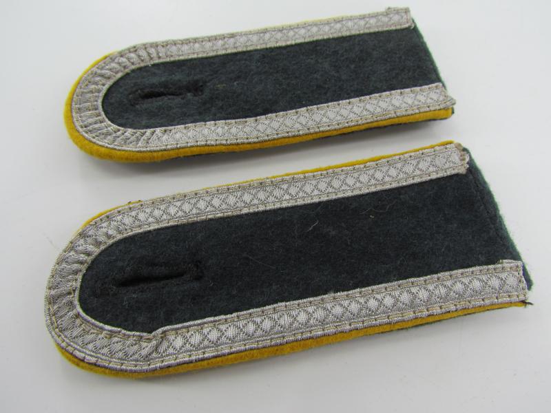Luftwaffe Shoulder boards for "Unteroffizier" flight / paratrooper