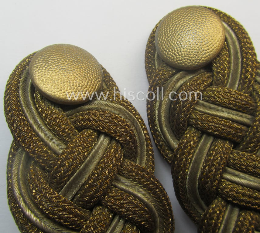 Superb - and rarely seen! - pair of early- (ie. mid-) war-period, WH (Heeres) general-officers'-pattern shoulderboards (as executed in 'braid'-based material): 'Generalmajor des Heeres'