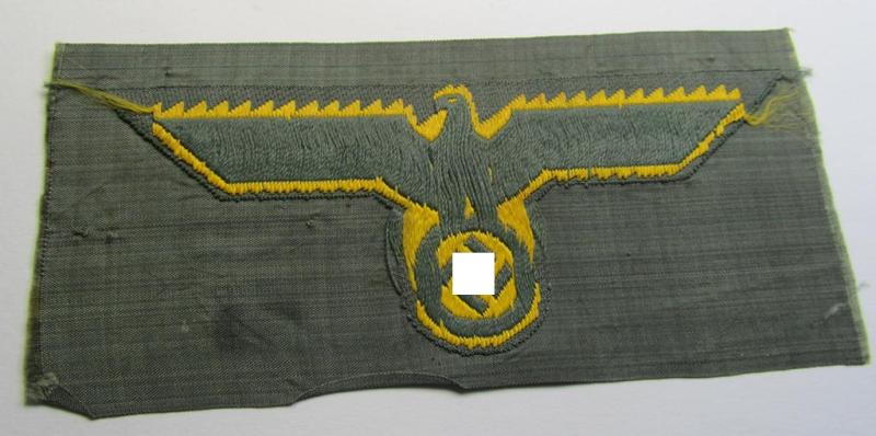 WH (Kriegsmarine) ie. 'Küsten-Art.'-related breast-eagle (ie. 'Brustadler für Mannschaften u. Uffz. der Küsten-Artillerie-Truppen') being a 'standard-pattern-example as executed in the 'BeVo'-weave-pattern on a field-grey-coloured background