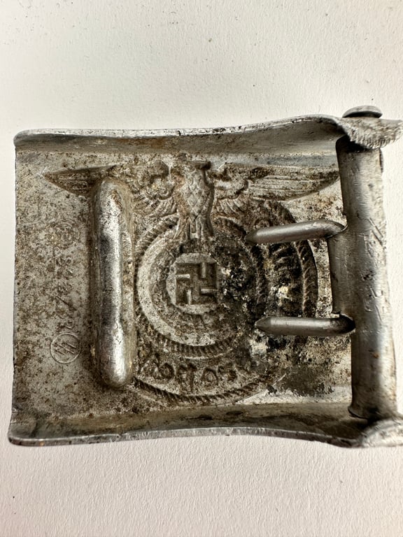 Waffen-SS aluminum belt buckle by SS 822/37 RZM