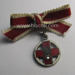 Neat - and just 17 mm. sized! -...