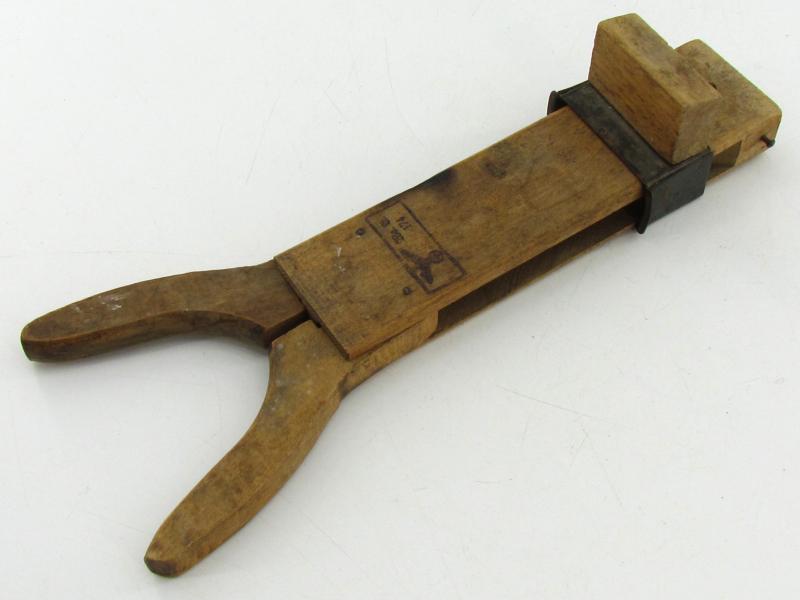 'Deutsche Wehrmacht' wooden- and metal-based (partly foldable) boot-removing device aka: 'Stiefelknecht'