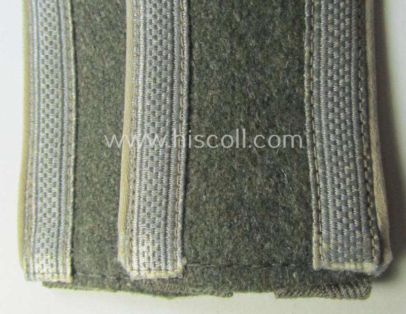 Superb - fully matching and scarcely encountered! - pair of WH (Heeres) later-war period- (ie. 'simplified'- ie. 'M44- o. M45'-pattern-) NCO-type shoulderstraps as was intended for - and clearly worn by! - an: 'Uffz. der Infanterie-Truppen'