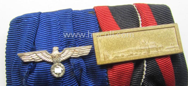 2-pieced, WH (Heeres o. Kriegsmarine) medal-bar (ie.: 'Doppelspange') resp. showing a: 'WH-DA 4. Stufe' and a Czech 'Anschluss'-medal that comes with a firmly attached 'Prager Burg-Spange'