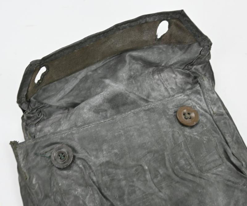 German WH M31 Gascape Pouch