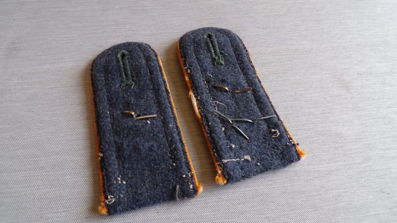 LW Oberfeldwebel Shoulder Boards – Flight / Fallschirmjäger