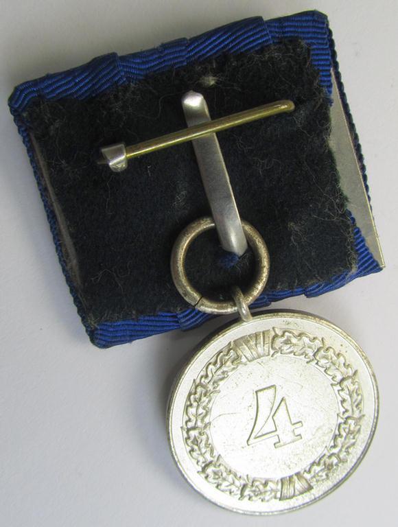 Superb, WH (Heeres o. KM) so-called: 'Einzelspange' (being of the desirable detachable-pattern!) showing a: 'WH-DA 4. Stufe' (as was intended for 4 years of service) and that shows a detailed, Heeres o. KM-type-eagle-device, period-attached