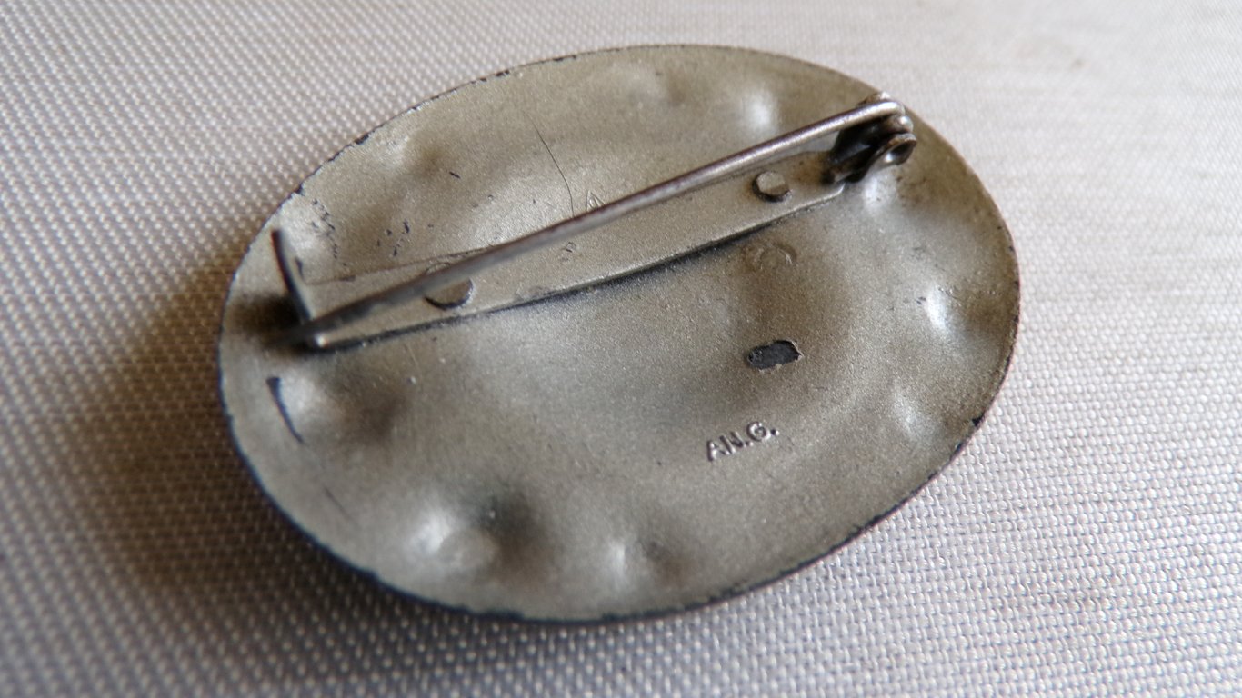 RADwJ Female Commemorative Service Brooch