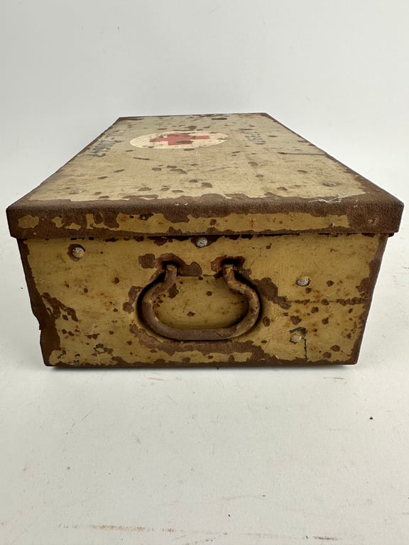 WW2 German 'Verbandkasten' First Aid Box In Tan