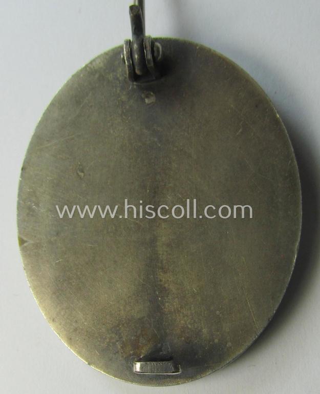 Attractive - and fairly luxuriously-styled! - 'Verwundeten-Abzeichen in Silber' being a non-maker-marked- and (I deem) early-period 'Buntmetall'-based example as was produced by a (by me) unidentified maker