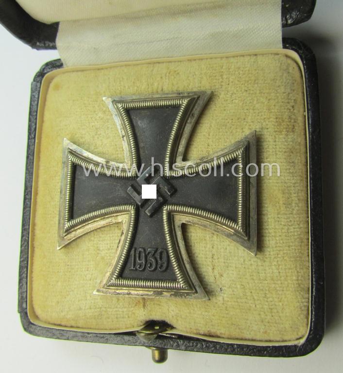 'Eisernes Kreuz 1. Klasse' (ie. Iron Cross 1st class) being an (I deem) early-war-period-produced (albeit non-maker-marked) example by 'K&Q' that comes complete in its specific etui