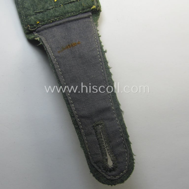 Single, 'cyphered'- (and I deem early- ie. mid-war-period) WH (Kriegsmarine) NCO-type shoulderstrap as was intended for usage by a: 'Feldwebel eines Küsten-Artillerie-Rgts.'