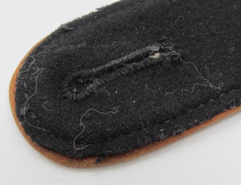 Waffen-SS EM/NCO Aufklärung/Kradschützen Shoulder Board