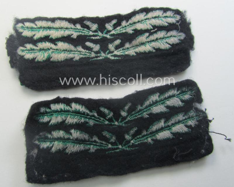 Truly used- and/or worn - and fully matching! - pair of officers'-pattern, WH (Heeres o. Waffen-SS) rank-insignia-bars (for usage on the various camouflaged-uniforms) as was used by an officer holding the rank of: 'Major' (ie.: 'SS Sturmbannführe...