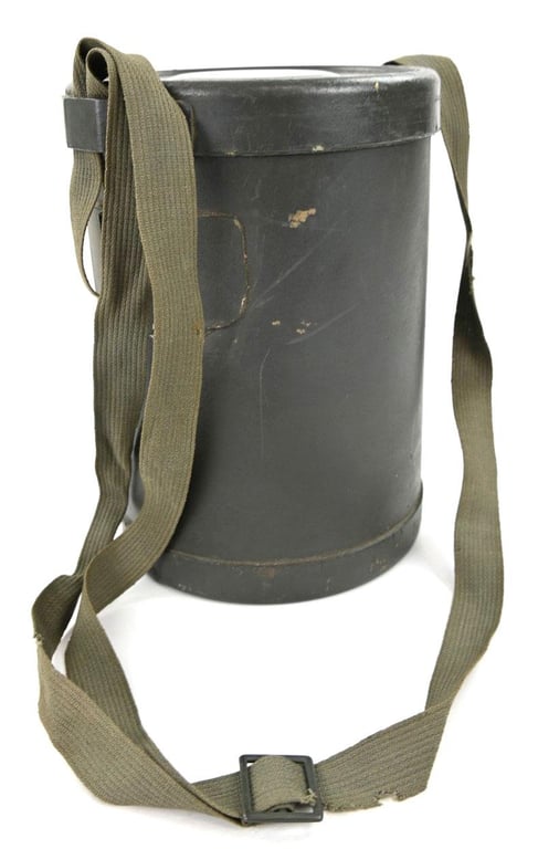 German Luftschutz Gasmask & Tornister VUPA
