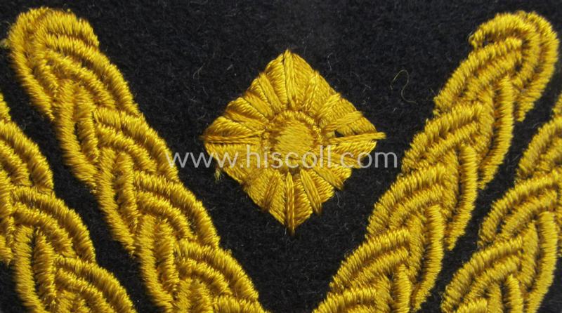 Neat - and not that often seen! - example of a 'standard-issue'-type, WH (Kriegsmarine) rank-chevron (or: 'Armwinkel') as was intended for usage on the various darker-blue-coloured naval tunics as was intended for an: 'Matrosen-Oberstabsgefreite...