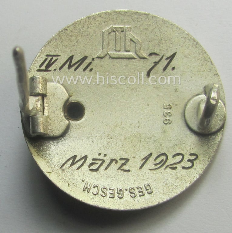 Attractive, enamelled lapel-pin: 'Der Stahlhelm' - Bund der Frontsoldaten (Sta) - Eintrittsabzeichen 1923' which is nicely engraved: 'IV. Mi. 76' and dated: 'März 1923' and that comes in an overall very nice (and/or fully undamaged!), condition