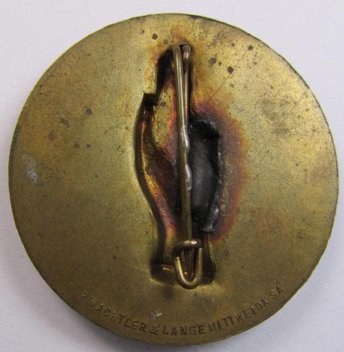 Commemorative - high-quality- and copper-based-, N.S.D.A.P.-related 'tinnie', being a maker- (ie. 'Wächtler u. Lange'-) marked example depicting an oath-taking hand above a swastika surrounded by the text: 'Treueschwur 25-2-34 - Gau Mittelfranke...