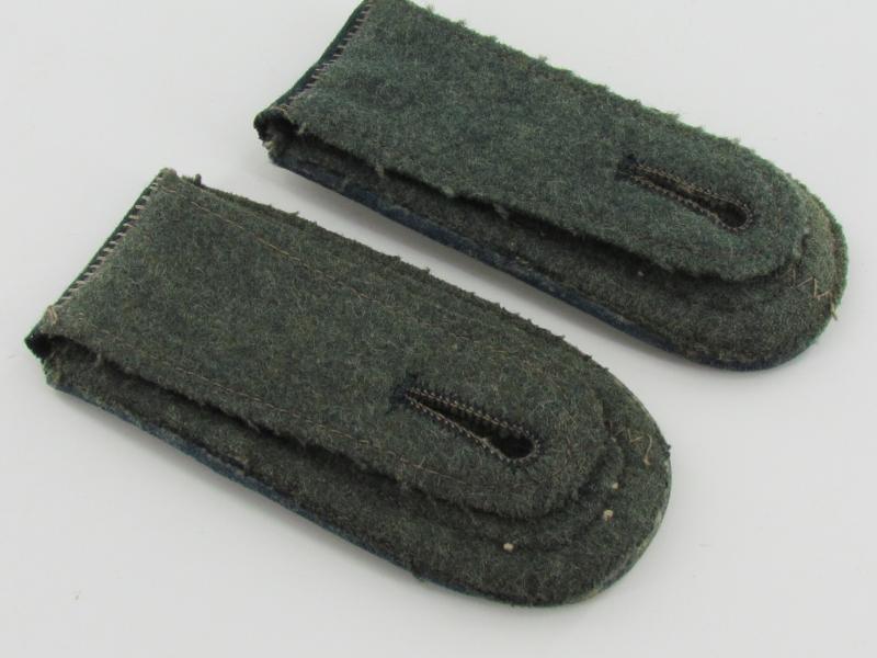Wehrmacht ( Heer )Medical M36 shoulder boards Oberfeldwebel