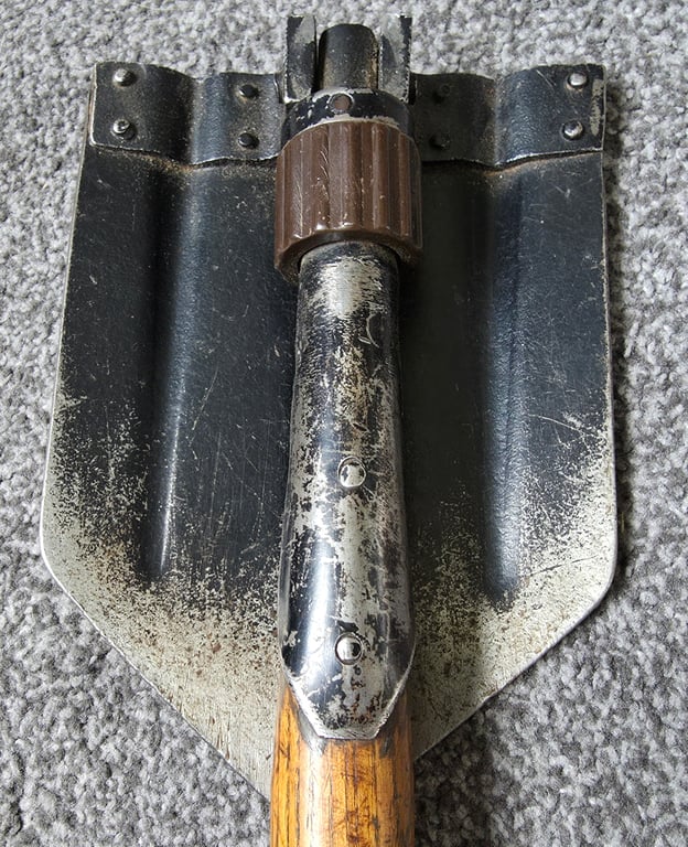 Wehrmacht first model Folding Shovel - extra pictures