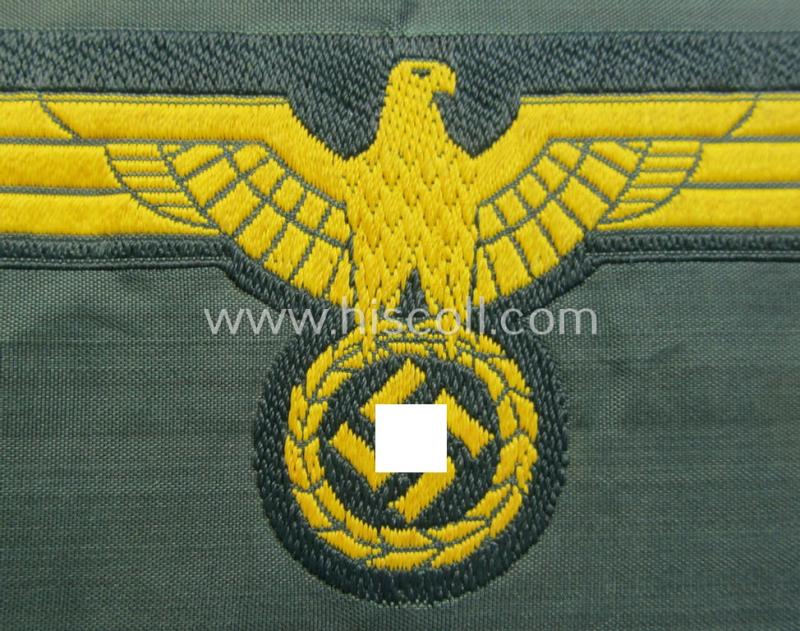 WH (Kriegsmarine) ie. 'Küsten-Art.'-related breast-eagle (ie. 'Brustadler für Mannschaften u. Uffz. der Küsten-Artillerie-Truppen') being a 'standard-pattern-example as executed in the 'BeVo'-weave-pattern on a field-grey-coloured background