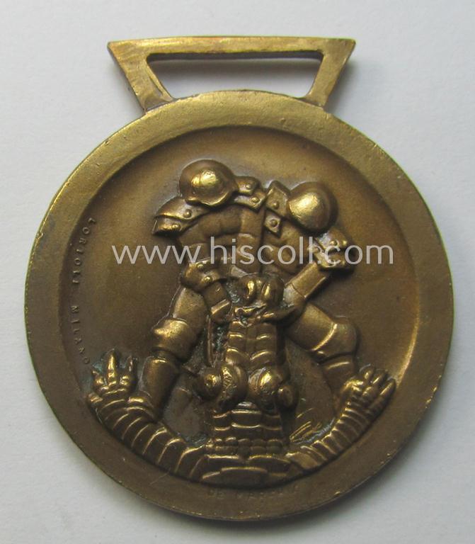 Stonemint medal-set: 'Deutsch-Italienische Feldzugsmedaille' (or: German-Italian campaign-medal) being a maker- (ie. 'Lorioli - Milano'-) marked specimen that comes stored in its period pouch as issued