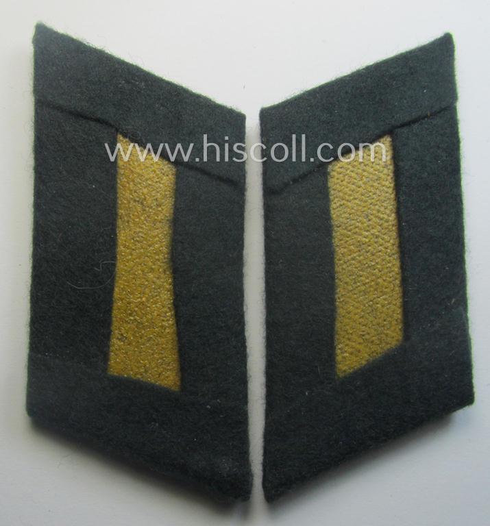 Pair of WH (Heeres) officers-collar-patches (ie. 'Kragenspiegel') for an: 'Offiz. der Panzer o. Pz-Jäger-Trpn.'