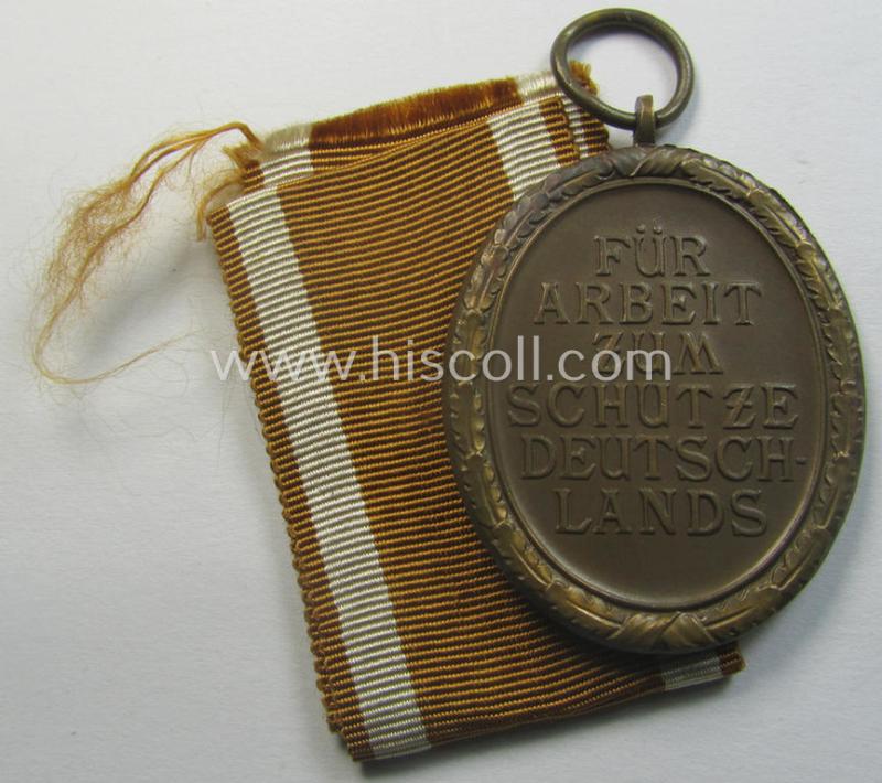 Medal-set: 'Deutsches Schutzwall Ehrenzeichen' (aka: 'Westwall'-medal) being a non-maker-marked- and/or: 'Buntmetall'-based specimen