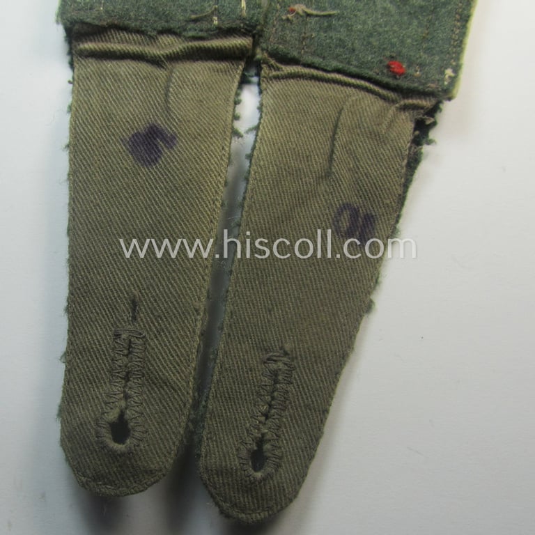 Attractive - and fully matching! - pair of WH (Heeres), pre- ie. early-war period- (ie. 'M40'-pattern, rounded-styled) typical 'standard-issued' NCO-type shoulderstraps as intended for an: 'Unteroffizier der Infanterie-Trpn.'