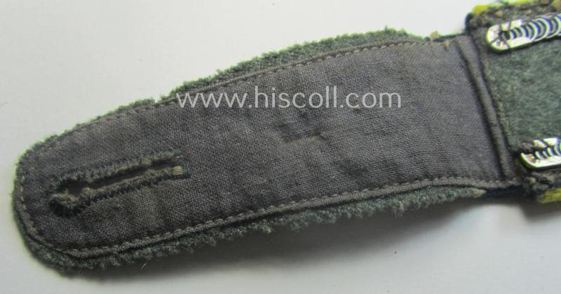 Single, early-war-period so-called: 'M36 o. M40'-pattern, WH (Heeres) NCO-type shoulderstrap as piped in the bright-yellow-coloured branchcolour as was intended for usage by an: 'Unteroffizier der Nachrichten-Trpn.'