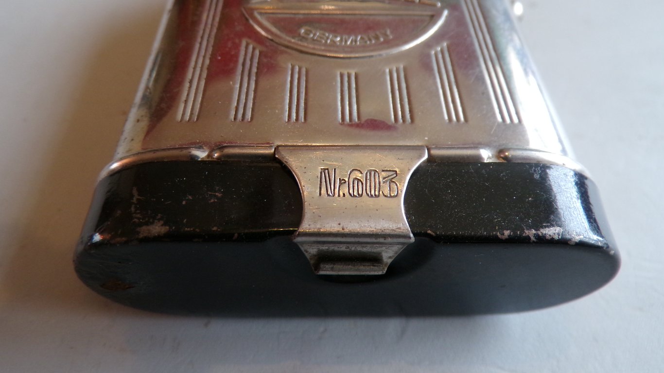 Pertrix 603 flashlight